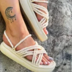 صندل‌های کرمی بند کنفی