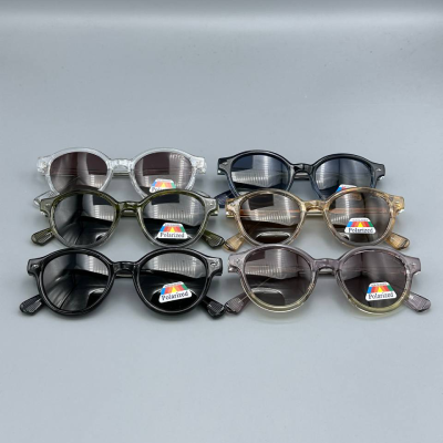 عینک آفتابی مدل پولاروید